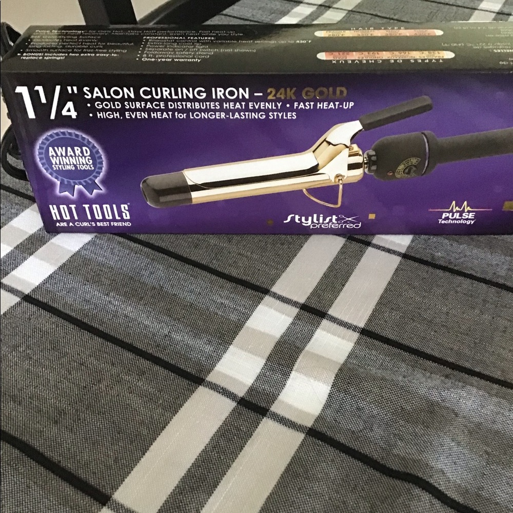 Hot Tools 1 1/4” curling iron
